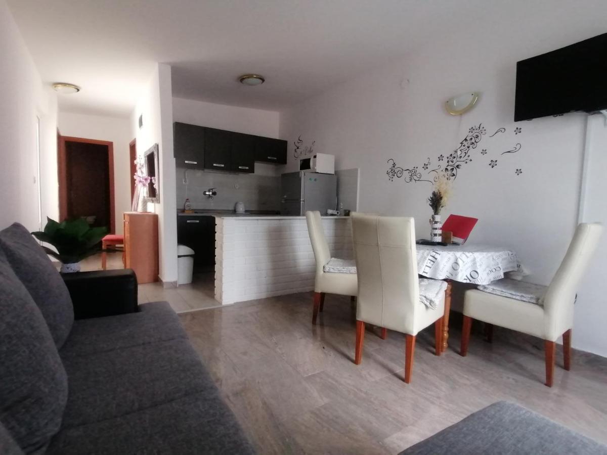 Apartmani Adriatic Rogoznica  Luaran gambar