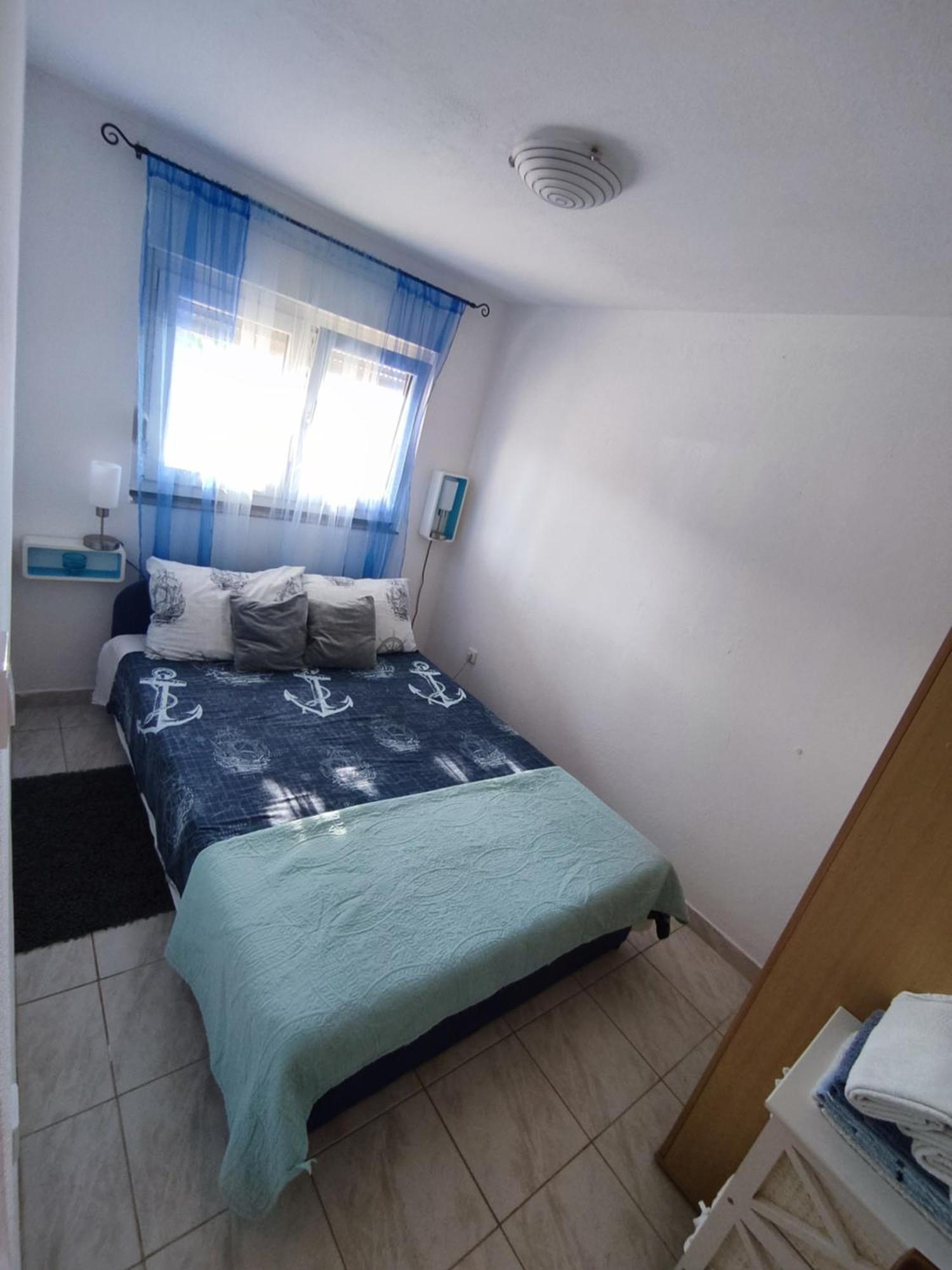 Apartmani Adriatic Rogoznica  Bilik gambar