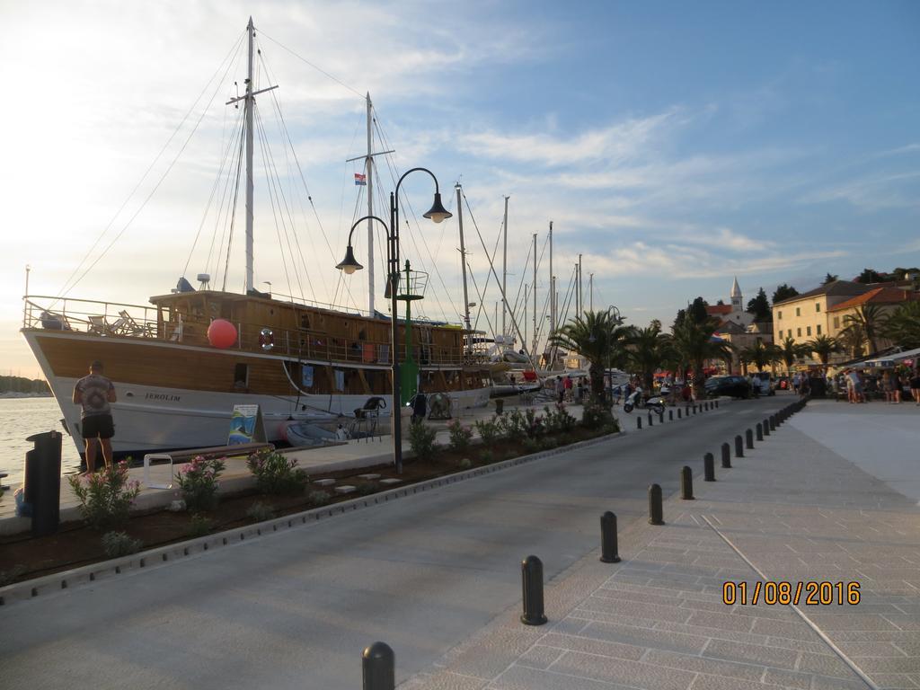 Apartmani Adriatic Rogoznica  Luaran gambar