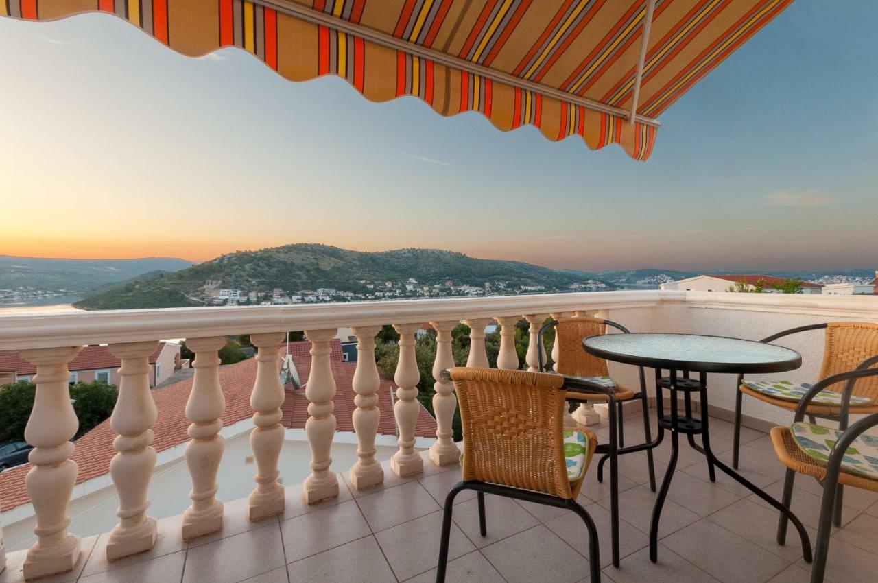 Apartmani Adriatic Rogoznica  Luaran gambar